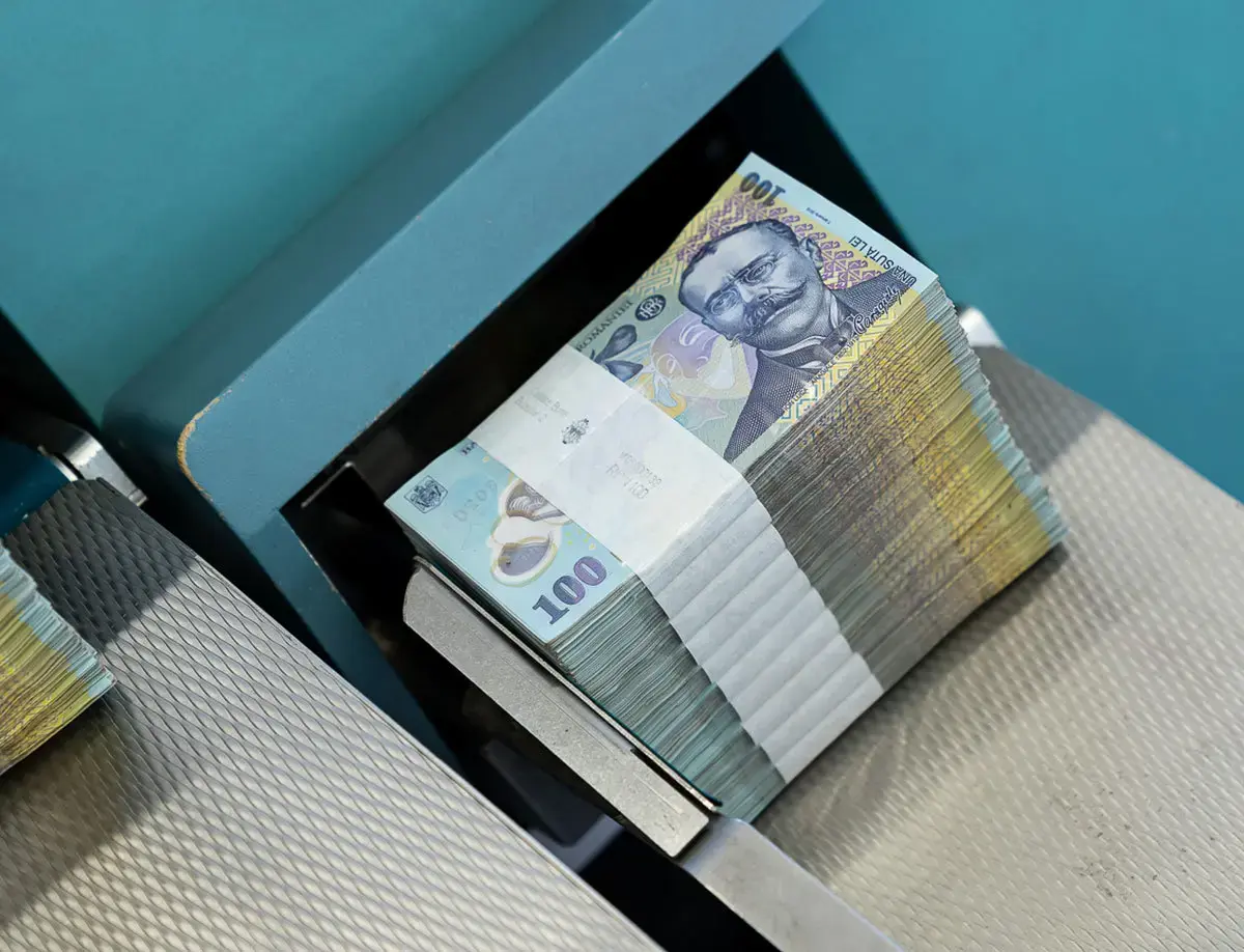 Depozitele scad la bănci: ce se întâmplă cu economiile