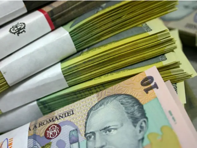 Depozitele românilor depășesc dublu creditul: o anomalie în sistemul bancar